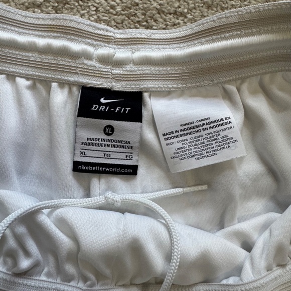 Nike Dri-Fit Shorts - Picture 3 of 4